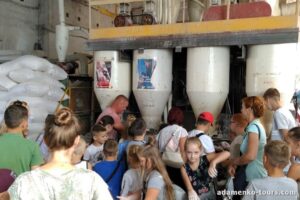 Детская экскурсия на мельницу