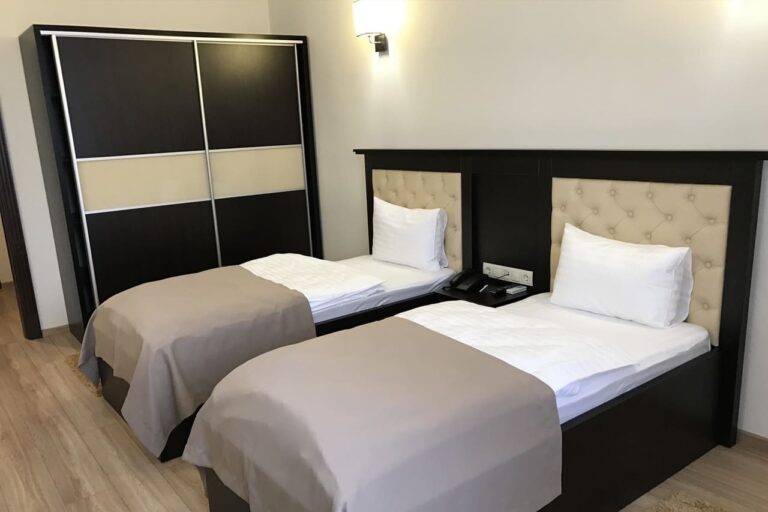 Ferdinand Фердинанд Мукачево готель ресторан