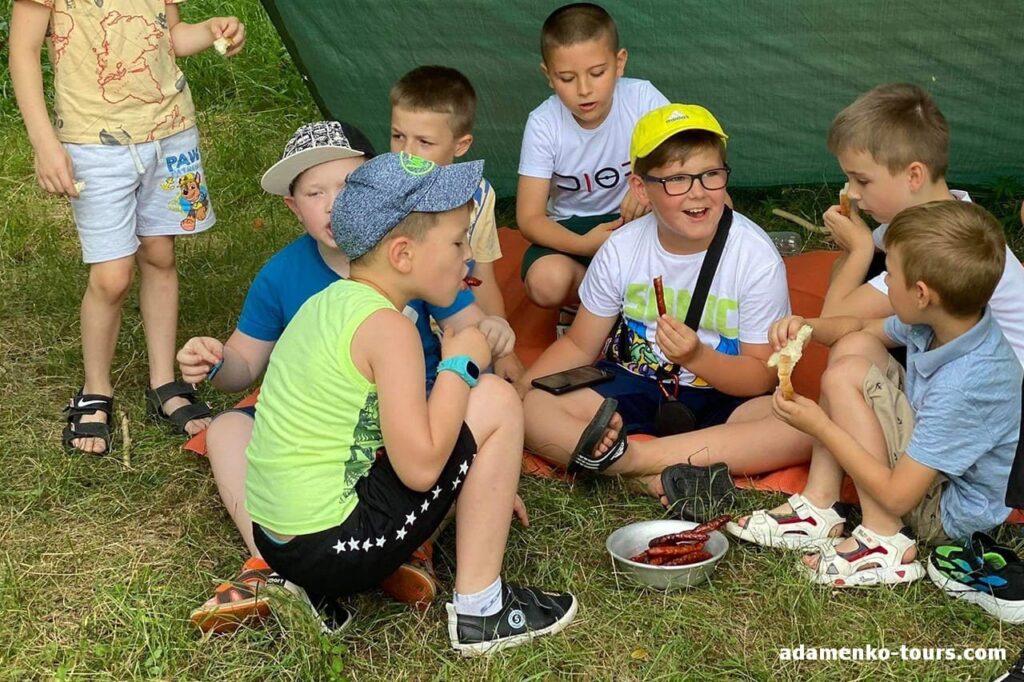 Дитяча екскурсія Лісова школа
