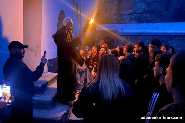 вечірня в замку Паланок, вечірня за донати